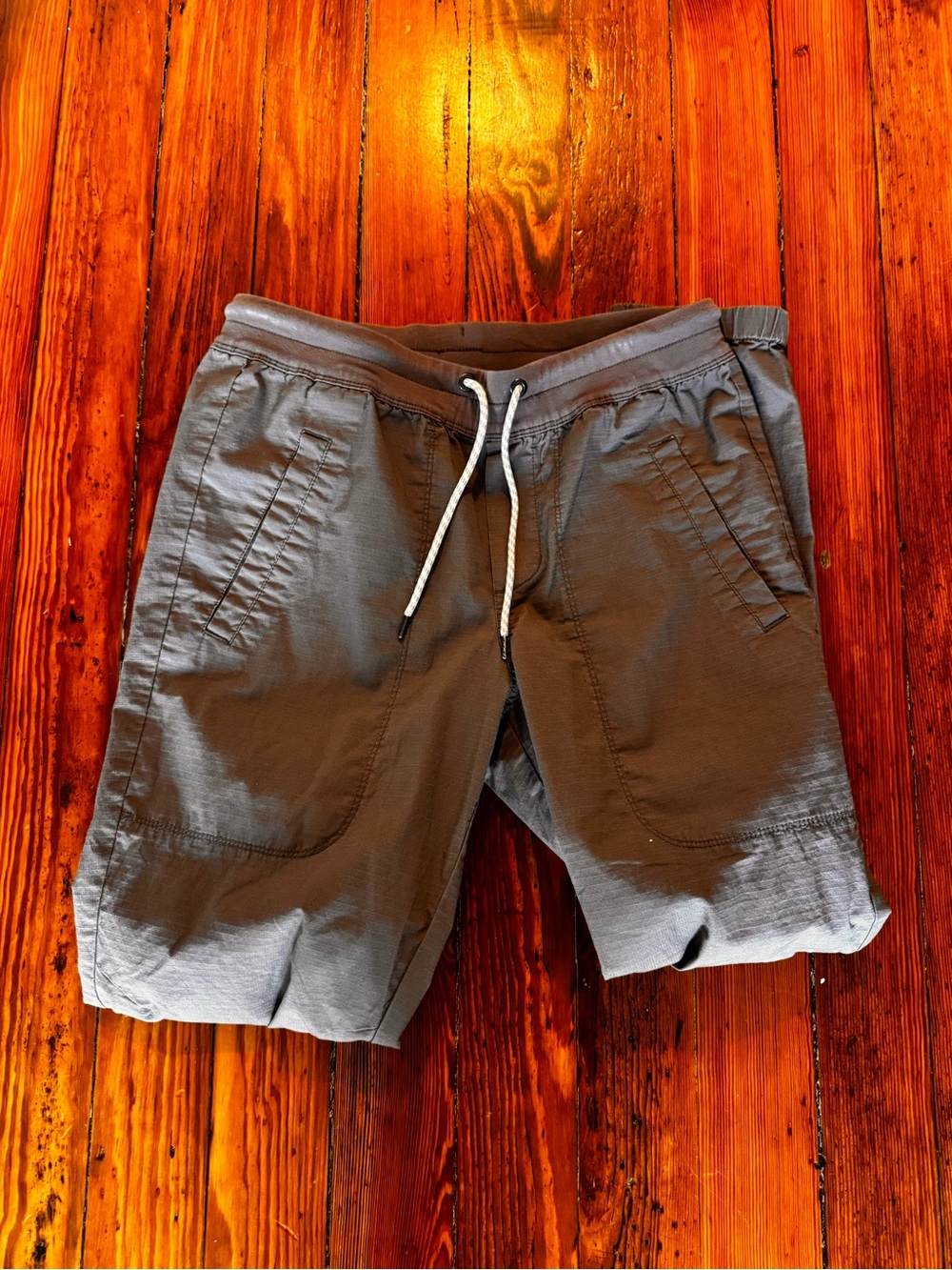 Vuori women’s Ripstop pants